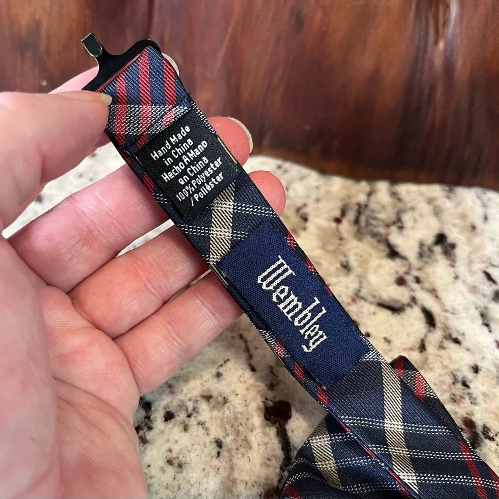 Wembley Plaid Bow Tie